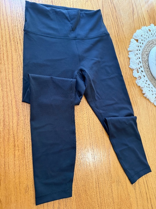 lululemon athletica Pants - NWOT lululemon Wunder Train No Line Legging 25" size 8